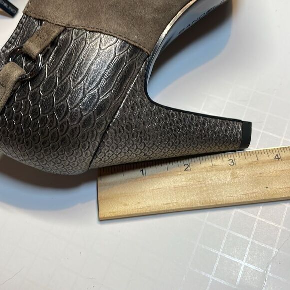 Bandolino woman’s dark taupe suede/leather side zip booties. Size 9.5. - Picture 9 of 9